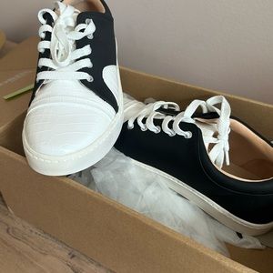 Women’s Journee collection Kendra fashion sneaker size 10